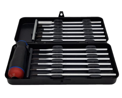 Отвертка c регулировкой крутящего момента Серия Nm 1,5-3,0 с набором насадок 12 шт в кейсе plus/minu