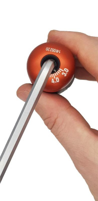 Отвертка c регулировкой крутящего момента Серия Nm 3,0-5,4 с набором насадок 12 шт в кейсе plus/minu